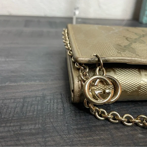 EUC Gucci Gold Imprime GG WOC - Picture 8 of 16